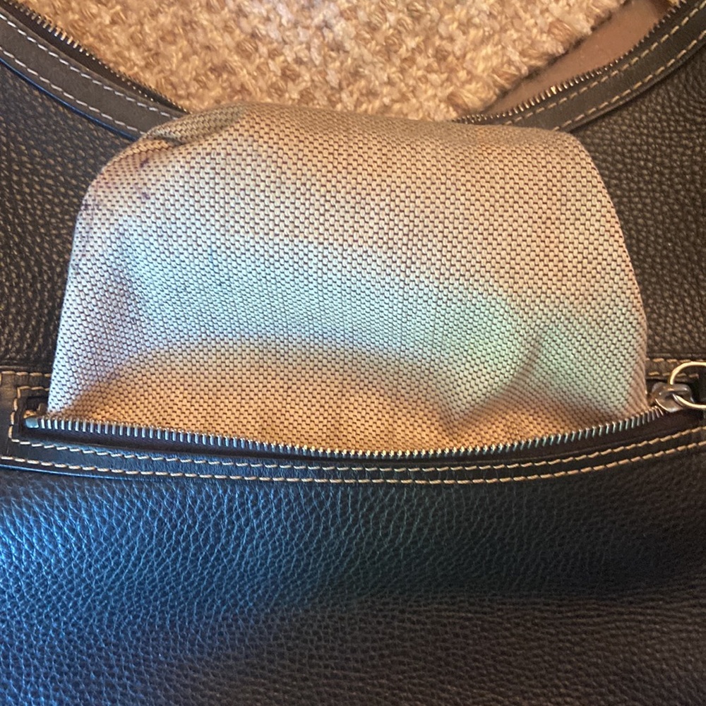 Dooney&Bourke - Picture 6 of 7